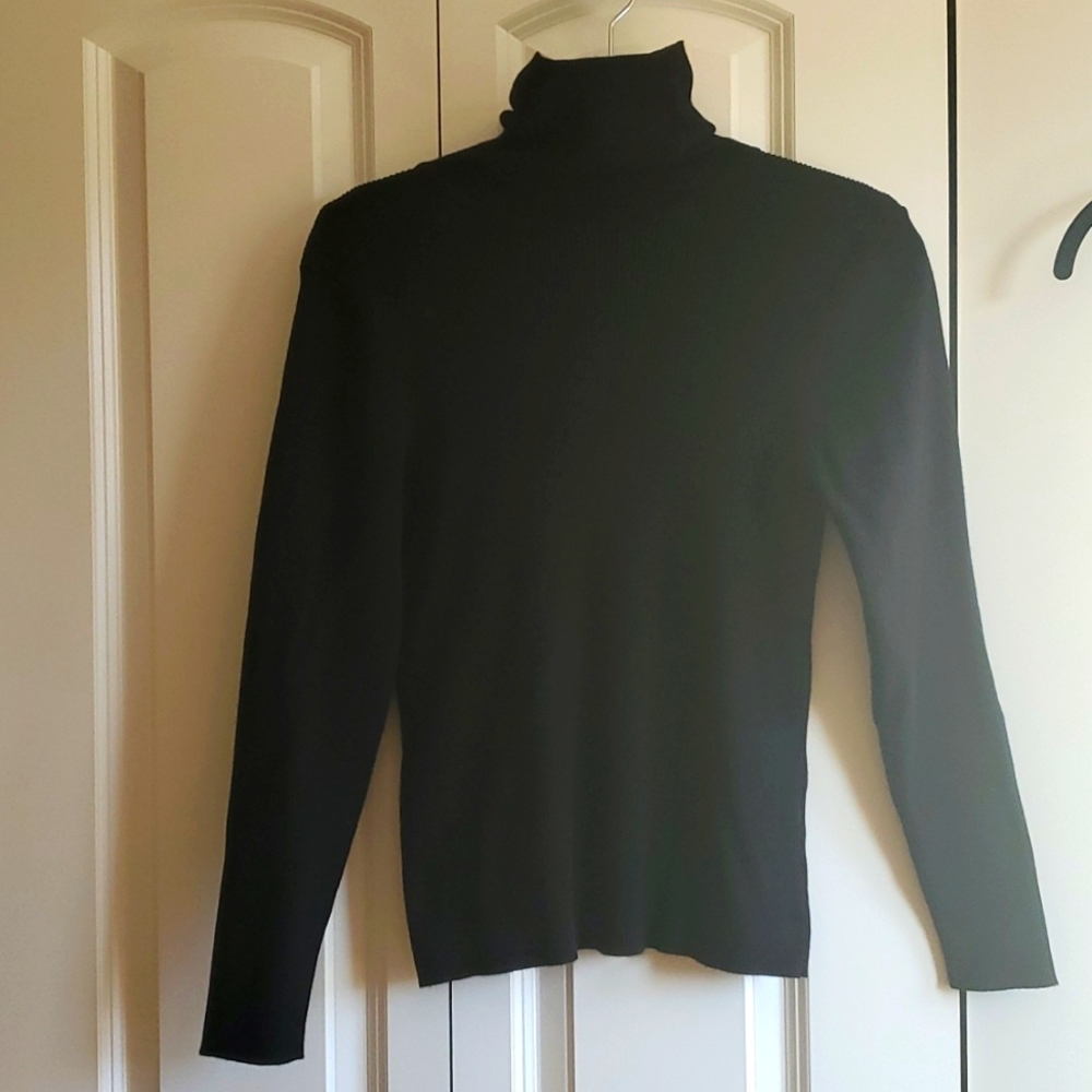 Black ribbed turtleneck